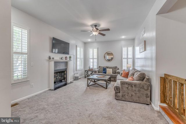 76 FOX HOLLOW DR, Mays Landing, NJ 08330