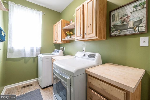 76 FOX HOLLOW DR, Mays Landing, NJ 08330