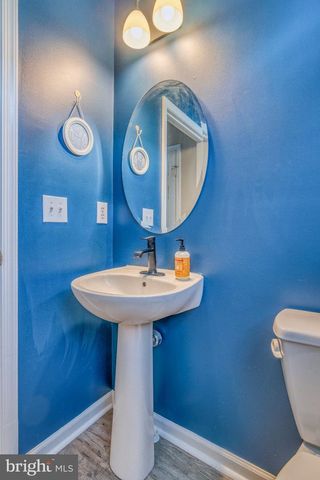 76 FOX HOLLOW DR, Mays Landing, NJ 08330