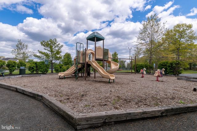 76 FOX HOLLOW DR, Mays Landing, NJ 08330