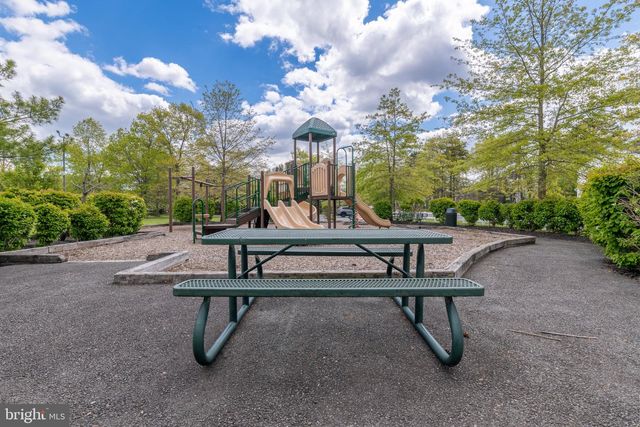 76 FOX HOLLOW DR, Mays Landing, NJ 08330