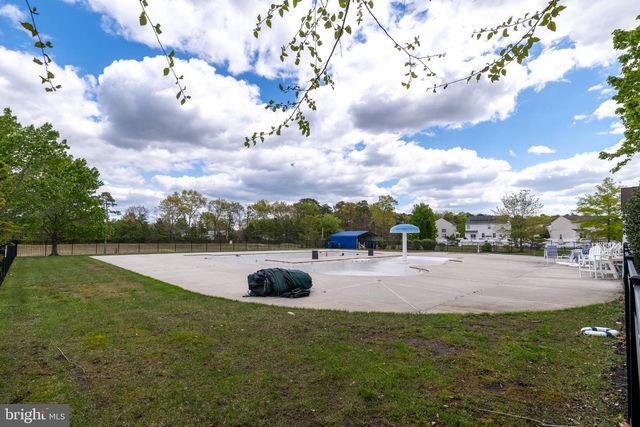 76 FOX HOLLOW DR, Mays Landing, NJ 08330