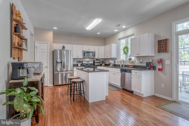 76 FOX HOLLOW DR, Mays Landing, NJ 08330