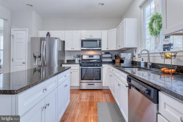 76 FOX HOLLOW DR, Mays Landing, NJ 08330