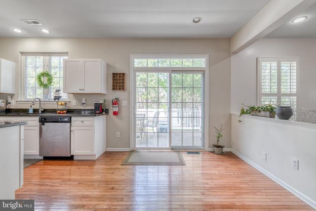 76 FOX HOLLOW DR, Mays Landing, NJ 08330