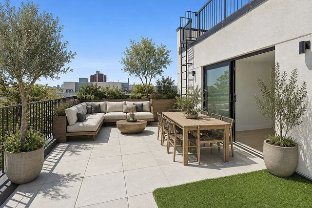386 KOSCIUSZKO Street PH, New York City, NY 11221