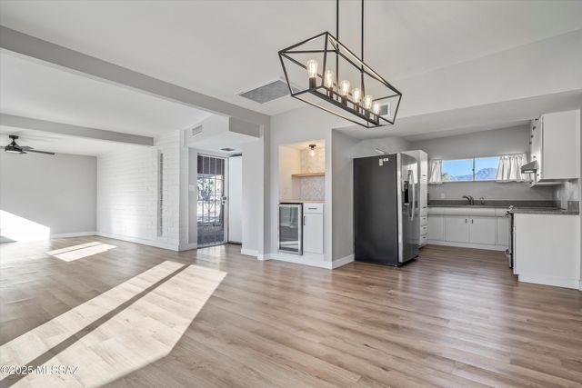 7006 Flamenco Place, Tucson, AZ 85710