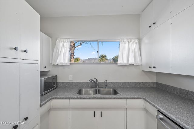 7006 Flamenco Place, Tucson, AZ 85710