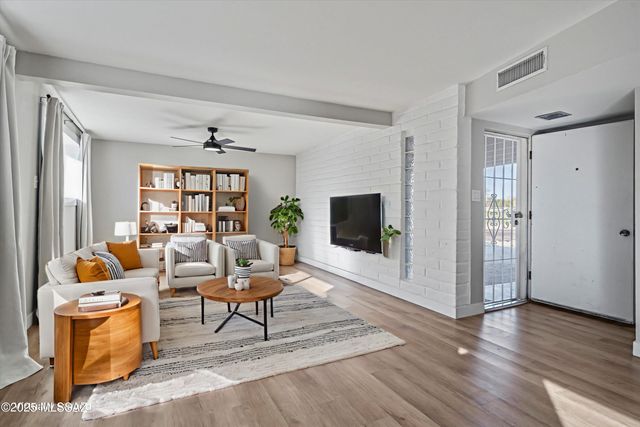 7006 Flamenco Place, Tucson, AZ 85710