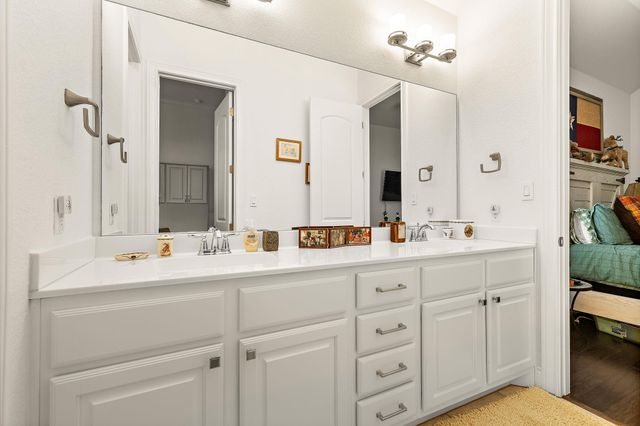 204 Everton CV, Lakeway, TX 78738