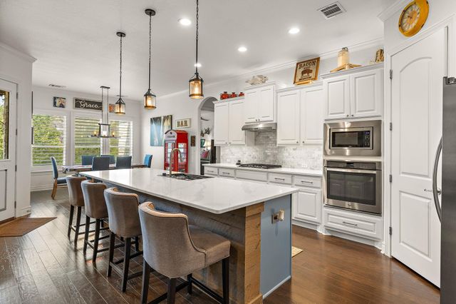 204 Everton CV, Lakeway, TX 78738