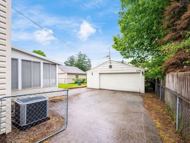 1736 E Frankfort Street, Columbus, OH 43206