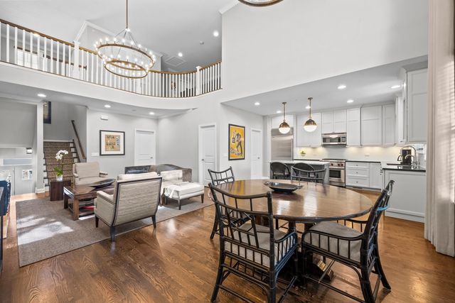 828 Chestnut Street, Deerfield, IL 60015