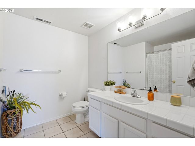 6657 Se ARIEL St, Hillsboro, OR 97123