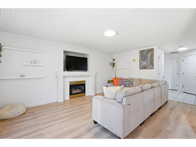 6657 Se ARIEL St, Hillsboro, OR 97123