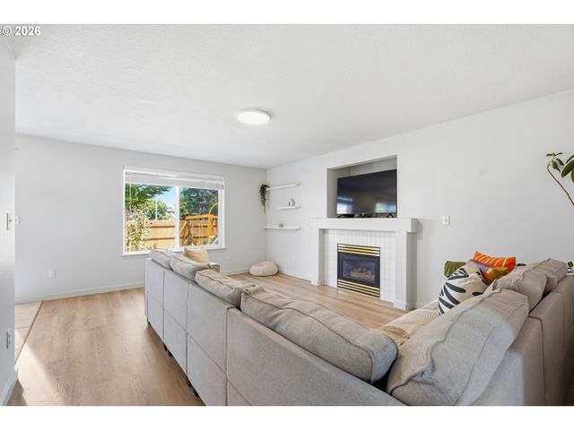 6657 Se ARIEL St, Hillsboro, OR 97123