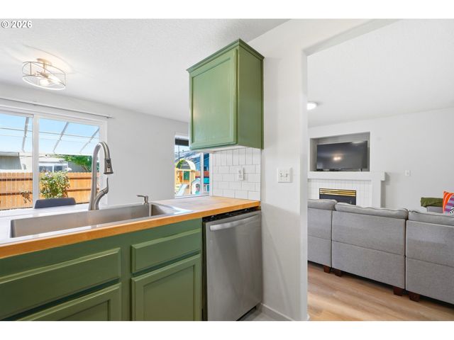 6657 Se ARIEL St, Hillsboro, OR 97123