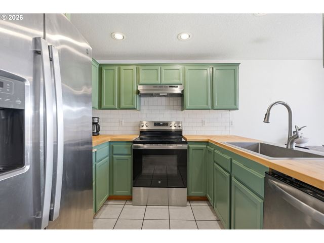 6657 Se ARIEL St, Hillsboro, OR 97123