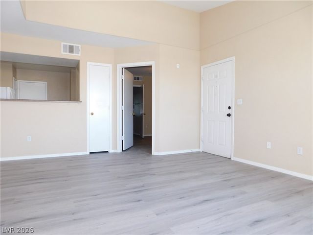7255 West SUNSET Road 2029, Las Vegas, NV 89113