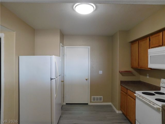 7255 West SUNSET Road 2029, Las Vegas, NV 89113