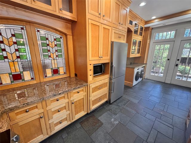 412 E 6th Street, Dallas, TX 75203