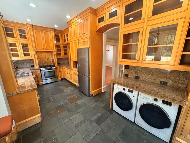 412 E 6th Street, Dallas, TX 75203