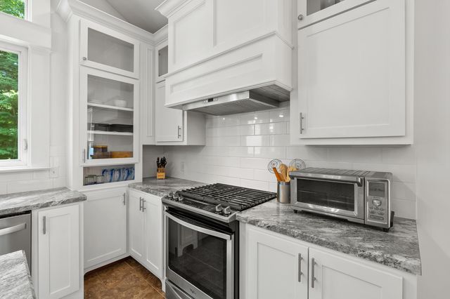 8777 W Main Street, Kalamazoo, MI 49009