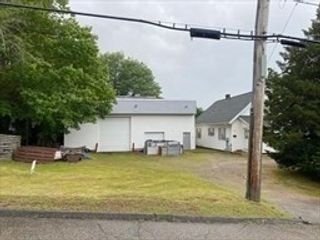 28 Appleton Rd, Auburn, MA 01501