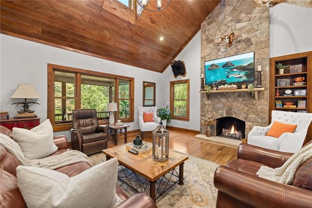 212 Knots Landing Drive, Demorest, GA 30535