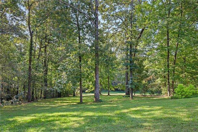 212 Knots Landing Drive, Demorest, GA 30535