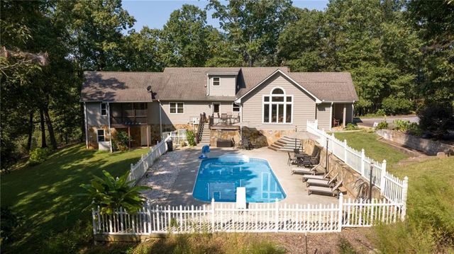 212 Knots Landing Drive, Demorest, GA 30535