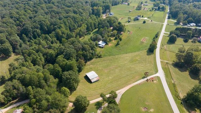 212 Knots Landing Drive, Demorest, GA 30535
