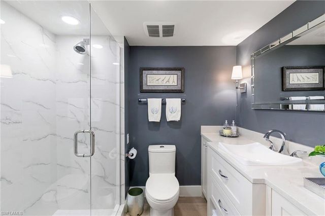 2800 Gulf Shore BLVD N # 305, Naples, FL 34103