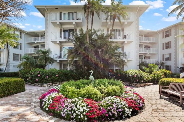 2800 Gulf Shore BLVD N # 305, Naples, FL 34103