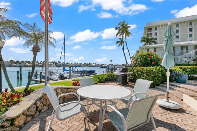2800 Gulf Shore BLVD N # 305, Naples, FL 34103