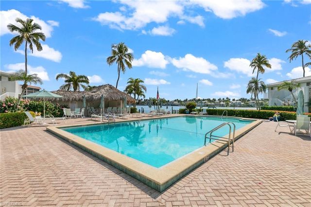 2800 Gulf Shore BLVD N # 305, Naples, FL 34103