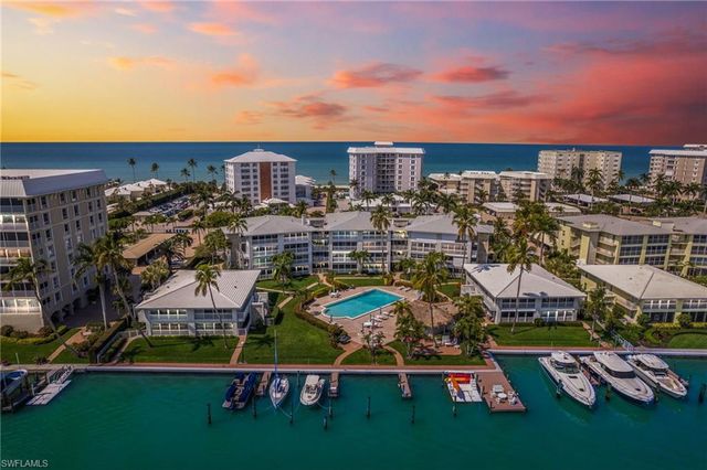 2800 Gulf Shore BLVD N # 305, Naples, FL 34103