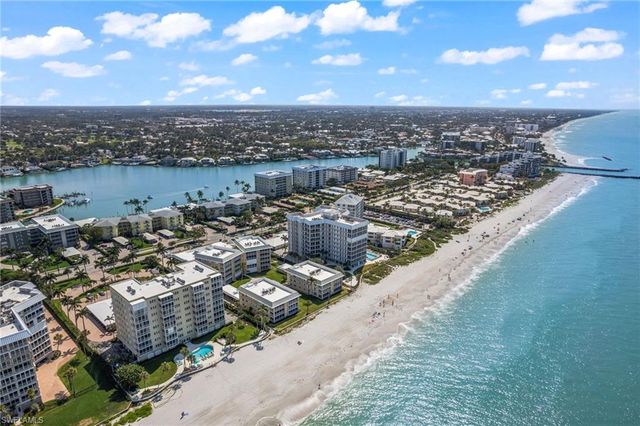 2800 Gulf Shore BLVD N # 305, Naples, FL 34103