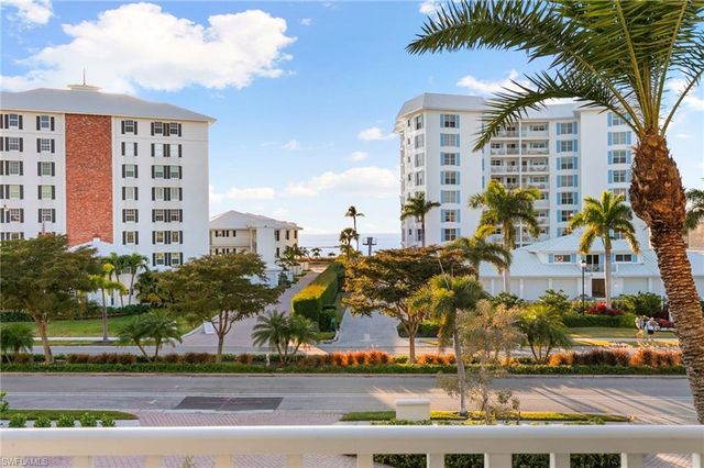 2800 Gulf Shore BLVD N # 305, Naples, FL 34103