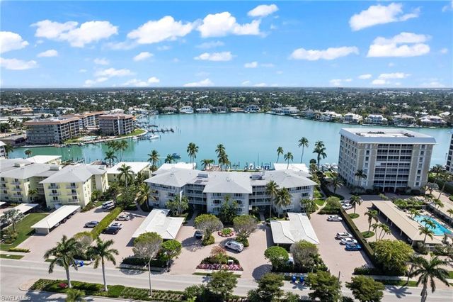 2800 Gulf Shore BLVD N # 305, Naples, FL 34103