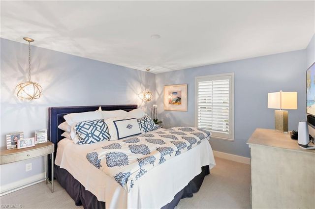 2800 Gulf Shore BLVD N # 305, Naples, FL 34103