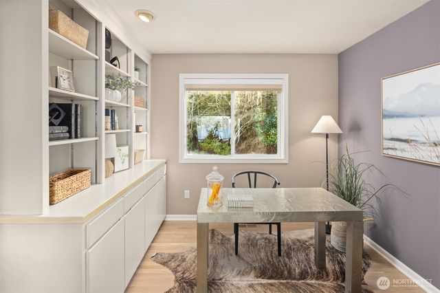 3711 Lake Washington Boulevard N, Renton, WA 98056