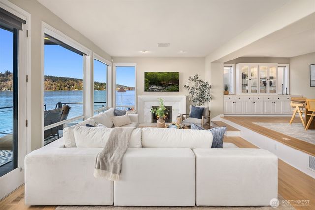 3711 Lake Washington Boulevard N, Renton, WA 98056