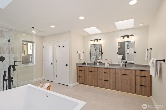 3711 Lake Washington Boulevard N, Renton, WA 98056