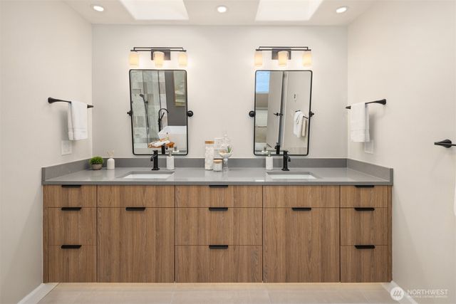 3711 Lake Washington Boulevard N, Renton, WA 98056