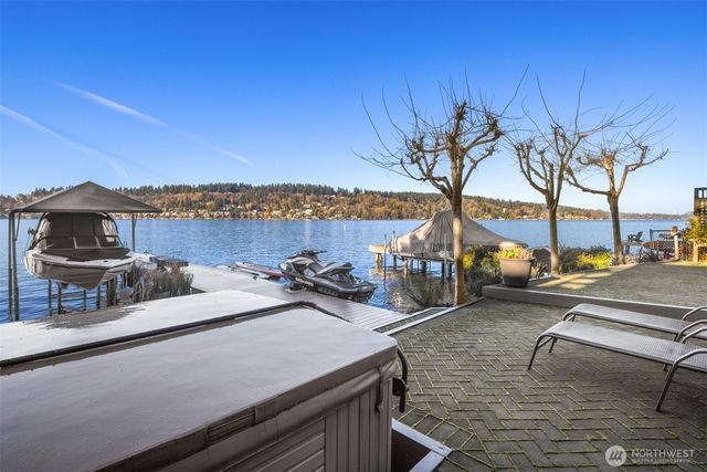 3711 Lake Washington Boulevard N, Renton, WA 98056