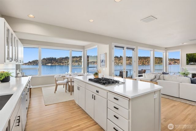 3711 Lake Washington Boulevard N, Renton, WA 98056