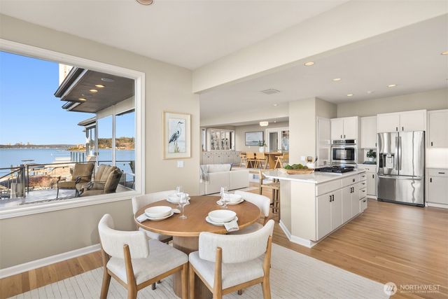 3711 Lake Washington Boulevard N, Renton, WA 98056