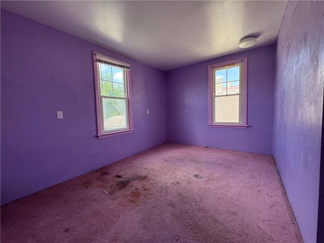 110 W Chartes St, New Castle, PA 16102