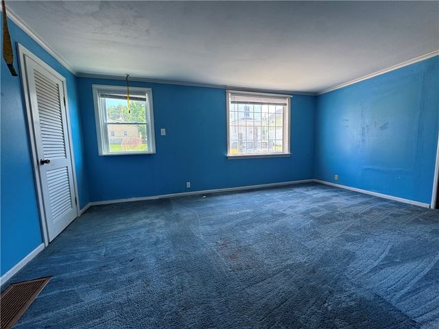 110 W Chartes St, New Castle, PA 16102